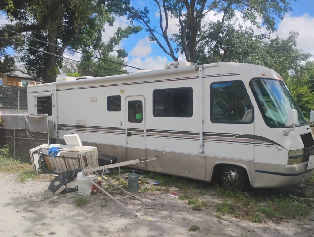 RV Tow Away St Pete Disposal Services near me